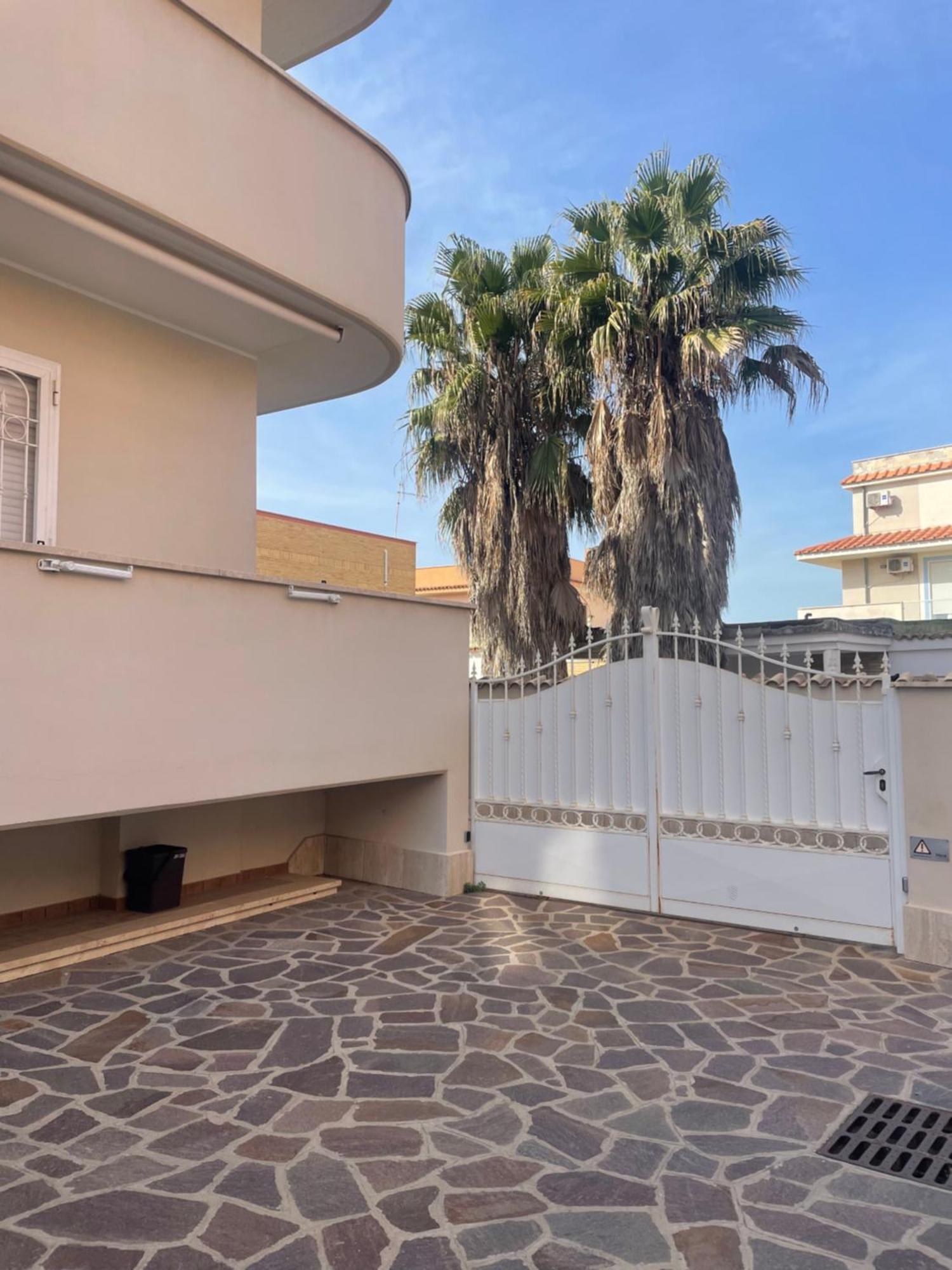 Home With Parking Near The Airport And Beach Fiumicino Exterior photo